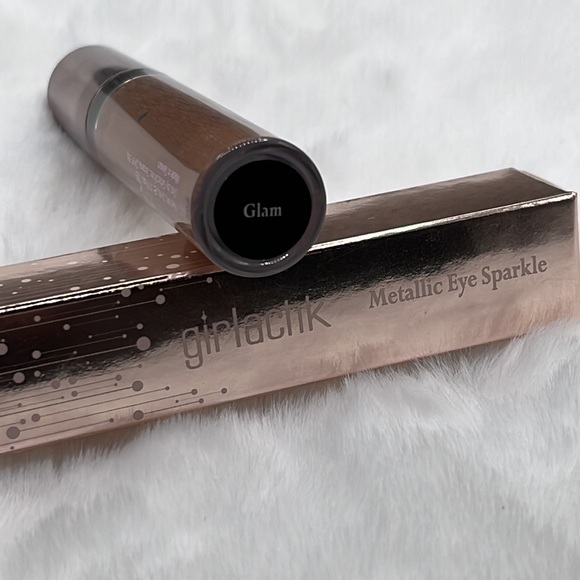 4/$25 or 2/$15 Girlactik Metallic Eye Sparkle Liquid Eyeshadow in Glam - Picture 3 of 3